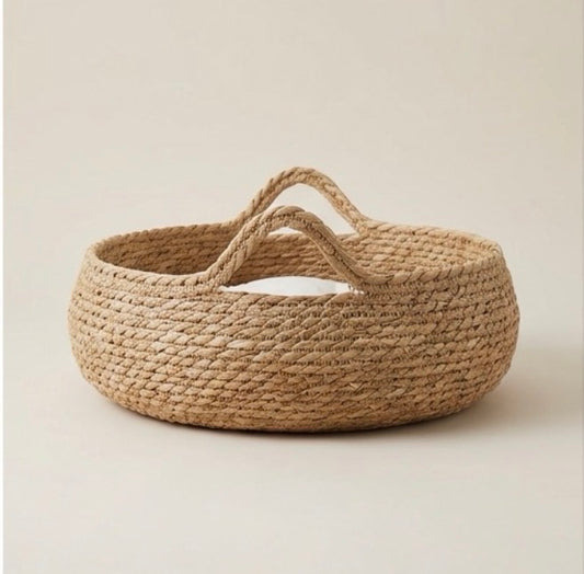 Round rattan basket