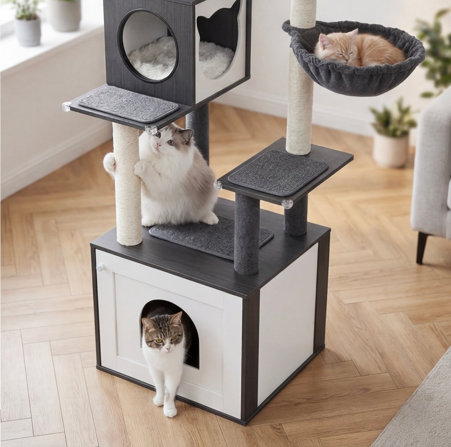 Cat tree with integrated litter box